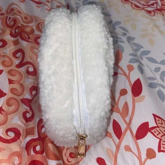 TEDDY HEART POUCH NWOT Makeup Cosmetics Bag - Picture 3 of 6